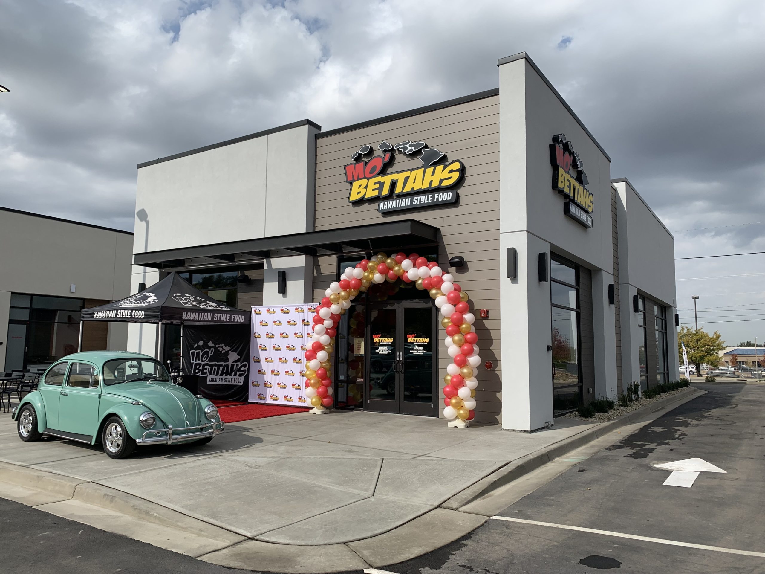 Mo’ Bettahs Celebrates Opening of New Restaurant in Lee’s Summit